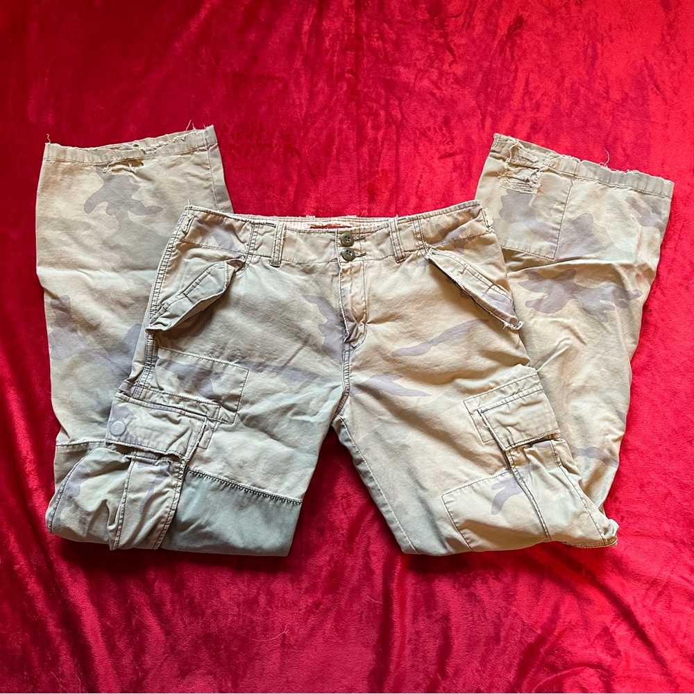 Y2K 90s Camo Print Cargo Utility Baggy Pants in Green Gray Hues